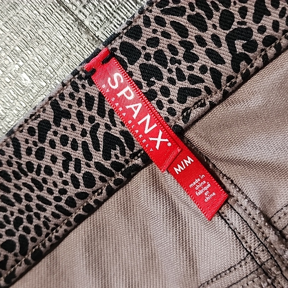 🎉 SPANX Jean-ish Leggings 🎉 - Picture 2 of 6